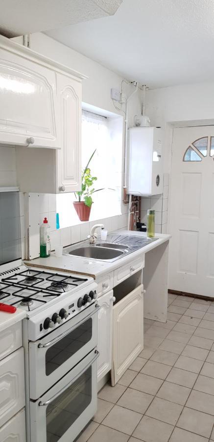 61 Baker Street Apartment Лутън Екстериор снимка
